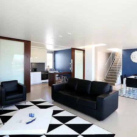 Penthouse With Pool On Terrace & Ocean View Дом отдыха Назаре